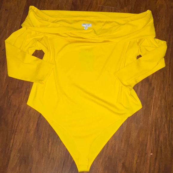 Ribbed off shoulder bodysuit - Picture 1 of 3